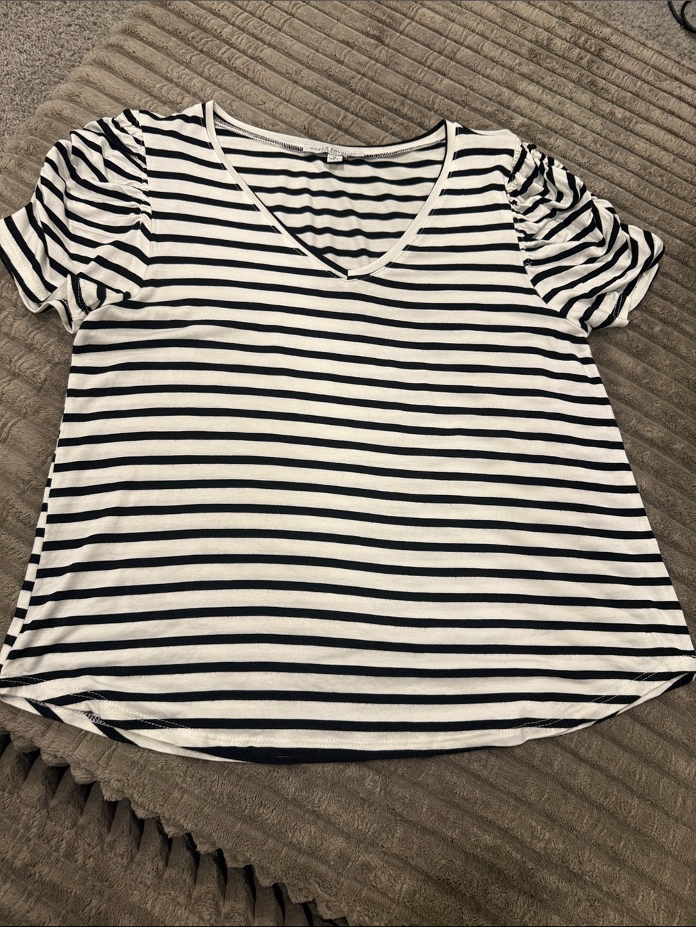 Green Envelope Black & White Striped V-Neck Tee with Puff Sleeves